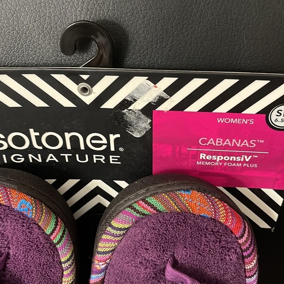 Isotoner Slippers - Picture 6 of 7